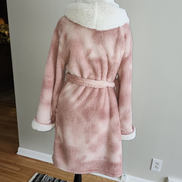 P.J. Salvage Pink and White Hooded Robe - Picture 2 of 4